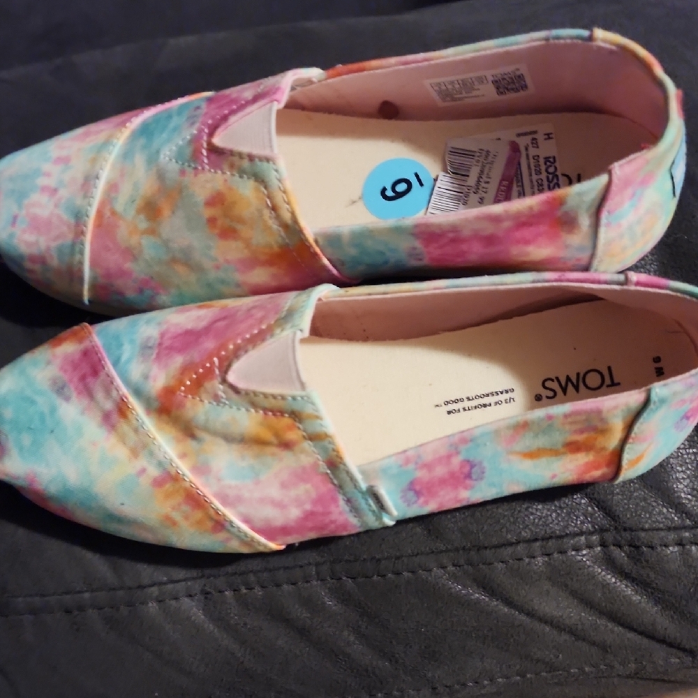 TOMS Women's Multicolor Tie-Dye Loafers